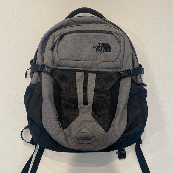 Northface Backpack Gray Laptop Sleeve - Picture 1 of 8